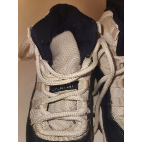 Size 8 - Jordan 11 Retro Win Like '82 2017 "378037-123" - Picture 8 of 9